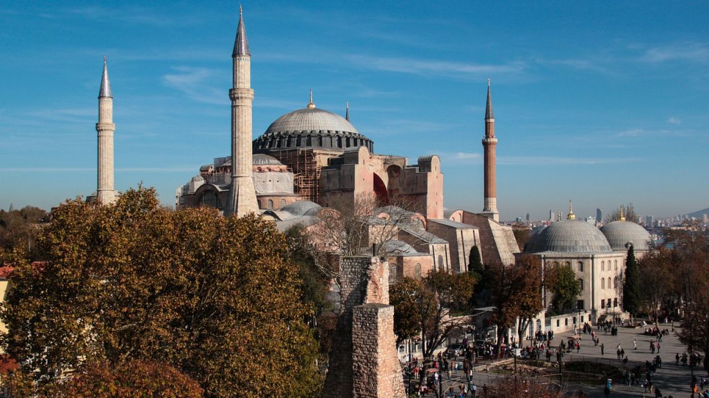 Book Cheap Flights to Istanbul 